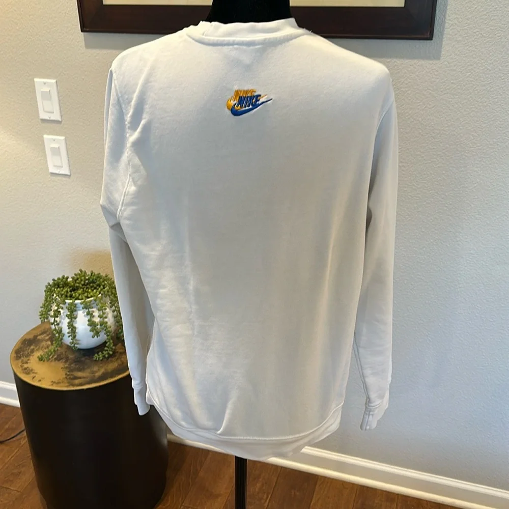 Nike Sportswear‎ Essentials French Terry Crew Futura Sweatshirt DR9153 small EUC